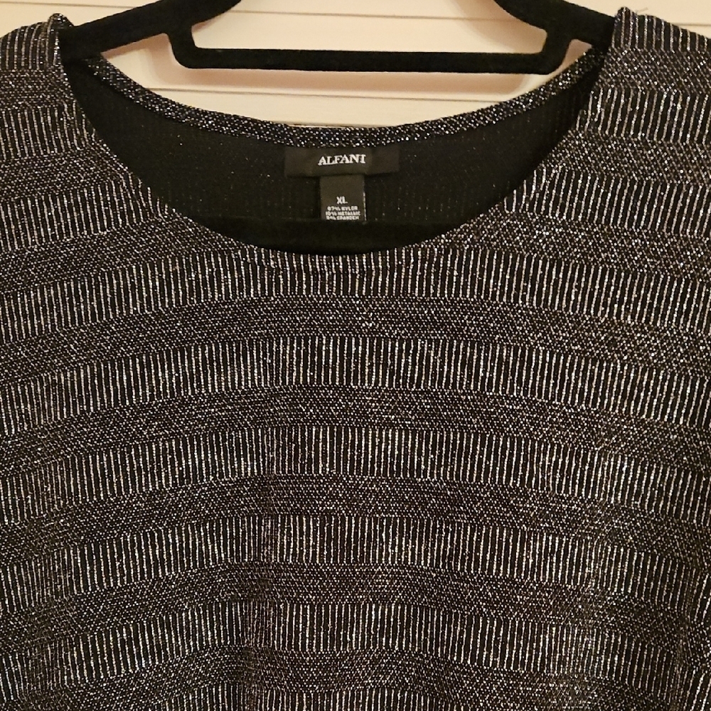 Alfani Black and Silver Striped Top, Sz XL EUC!